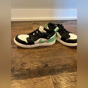 Nike Kids' Black and Mint Sneakers